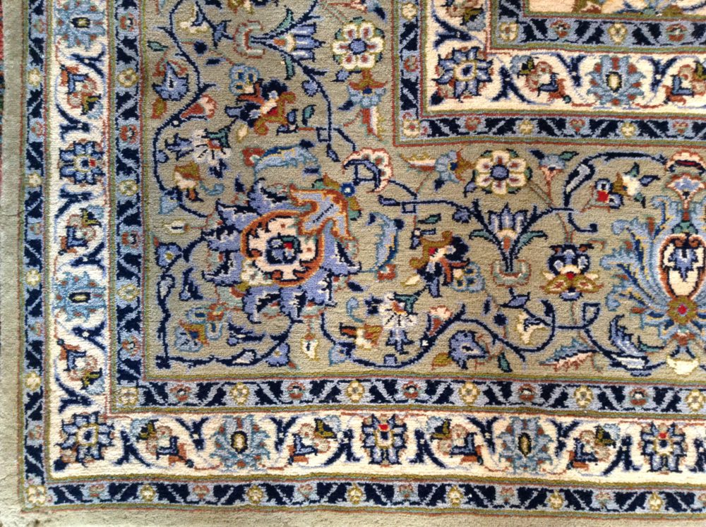 05803 Vintage Keshan Persian White Blue Green 10x18-1 | Manoukian Rugs™ corner